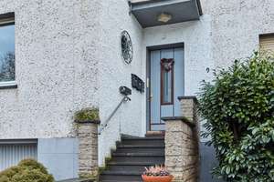 Investoren aufgepasst
Dreifamilienhaus in Koblenz-Güls zu verkaufen – Die vollständige Adresse der Immobilie erhältst du vom Anbieter., 56072 Güls, Koblenz – Vorschaubild 15