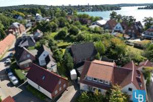 Charmantes Stadthaus mit grünem Rückzugsort – Die vollständige Adresse der Immobilie erhältst du vom Anbieter., 24306 Plön – Vorschaubild 1