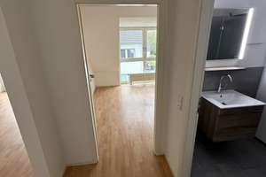 Helle Dachgeschosswohnung mit Süd-West-Balkon & TG-Stellplatz