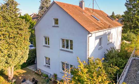 Ein Haus zum Wohl fühlen! Frei stehendes 3-FH mit Nutz- und Ziergarten in Karlsruhe (Weiherfeld)