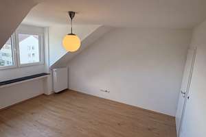 Ruhiges Rückzugs-Apartment im Dachgeschoss - frisch saniert & stilvoll eingerichtet – Heidestr. 172, 51147 Wahnheide, Köln – Vorschaubild 8