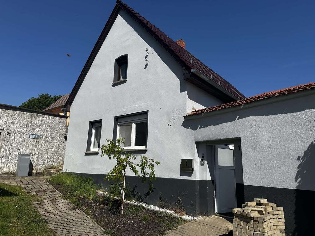 Immobilie in Könnern - Kernsaniertes Einfamilienhaus mit moderner Ausstattung und Wohlfühlambiente - Bild 1