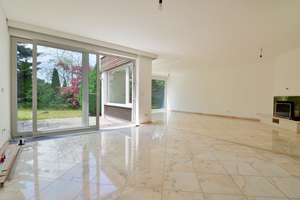Split-Level-Bungalow mit großzügigem Raumkonzept und sonnigem Garten in ruhiger Lage Trudering – Die vollständige Adresse der Immobilie erhältst du vom Anbieter., 81735 Waldtrudering, München – Vorschaubild 4