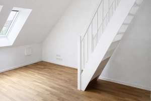 Traumhafte 4,5-Zimmer- Dachgeschosswohnung  in begehrter Kiezlage im Helmholtz-Kiez – Die vollständige Adresse der Immobilie erhältst du vom Anbieter., 10439 Prenzlauer Berg, Berlin – Vorschaubild 8