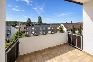 Hochwertige 4-Zimmer  Wohnung 118 m² mit Rundum-Licht,  2 Balkonen, Garage  in Stuttgart-Sillenbuch – Die vollständige Adresse der Immobilie erhältst du vom Anbieter., 70619 Sillenbuch (Ortsteil), Stuttgart – Vorschaubild 4