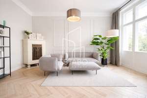 Bezugsfreie 2-Zimmer Altbauwohnung in Steglitz mit Balkon, Designküche, Fischgrätparkett