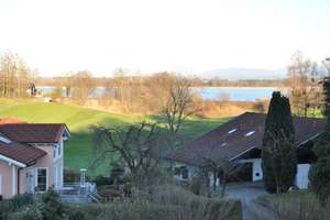 Charmantes Reiheneckhaus mit 6 Zimmern in Rimsting am Chiemsee – Seestrasse 9, 83253 Rimsting – Vorschaubild 1