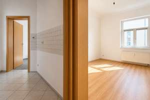 Gepflegte 2-Zimmer-Hochparterrewohnung mit Tageslichtbad und Garage – Dresdner Straße 236, 1640 Coswig – Vorschaubild 4