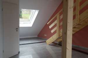 Ruhige und helle 100 qm Wohnung mit Balkon, ortsrandlage von Schotten.