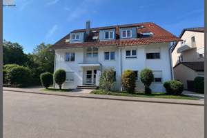 Wohnen mit Südbalkon in Stuttgart-Birkach – gepflegte 2-Zimmer-Wohnung mit Carport