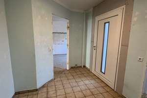 Charmantes Reihenmittelhaus in ruhiger Lage mit Gestaltungspotential – Die vollständige Adresse der Immobilie erhältst du vom Anbieter., 79669 Zell im Wiesental – Vorschaubild 4