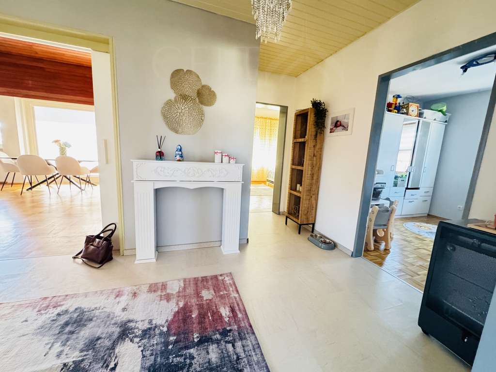 Immobilie in Neufahrn in Niederbayern - Exklusiv: Helle 4-Zimmer-Wohnung mit Balkon und Garten in Neufahrn – Jetzt entdecken! - Bild 2