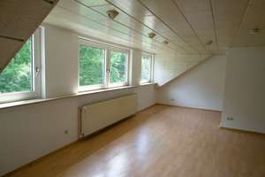 Helle Dachgeschosswohnung mit Waldblick – Die vollständige Adresse der Immobilie erhältst du vom Anbieter., 45134 Stadtwald, Essen – Vorschaubild 2