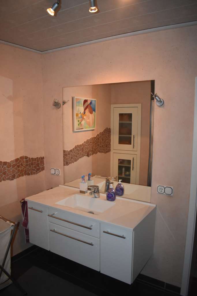 Immobilie in Rüdershausen - Umfangreiche Hofstelle mit Wohnhaus priv./gewerbl. in jeder Hinsicht nutzbar - Bild 3