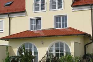Außergewöhnliches Reihenmittelhaus in Preisenberg – Die vollständige Adresse der Immobilie erhältst du vom Anbieter., 84036 Kumhausen – Vorschaubild 3