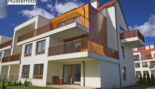 Bild von „Mehrfamilienhaus mit 12 WE, 16 Stellplätzen & Teilungserklärung – 4,75 % Rendite in Nidderau“