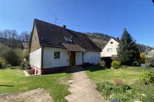 Freistehendes Einfamilienhaus auf großzügigem Grundstück! – Breisgau-Hochschwarzwald (Kreis) – Vorschaubild 1