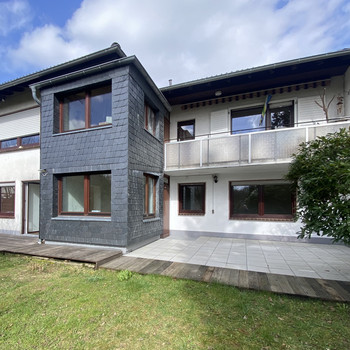 Gepflegte 3,5-Raum-Wohnung mit Terrassen und Garten in Much Niederwahn