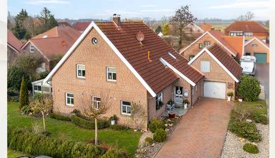 Bild von Großzügiges Einfamilienhaus mit separatem Wohnbereich & Wintergarten