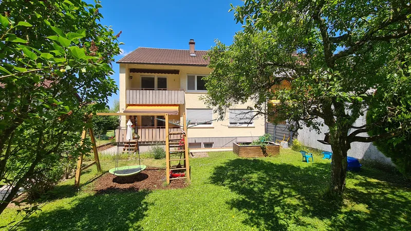 8Rm Multi-family House – Gerlingen – Waldrand location