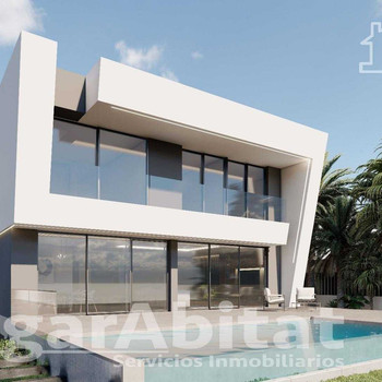 WUNDERSCHÖNE VILLA AM MEER! KOMPLETT NEU MIT GARAGE, PRIVATPOOL UND ABSTELLRAUM