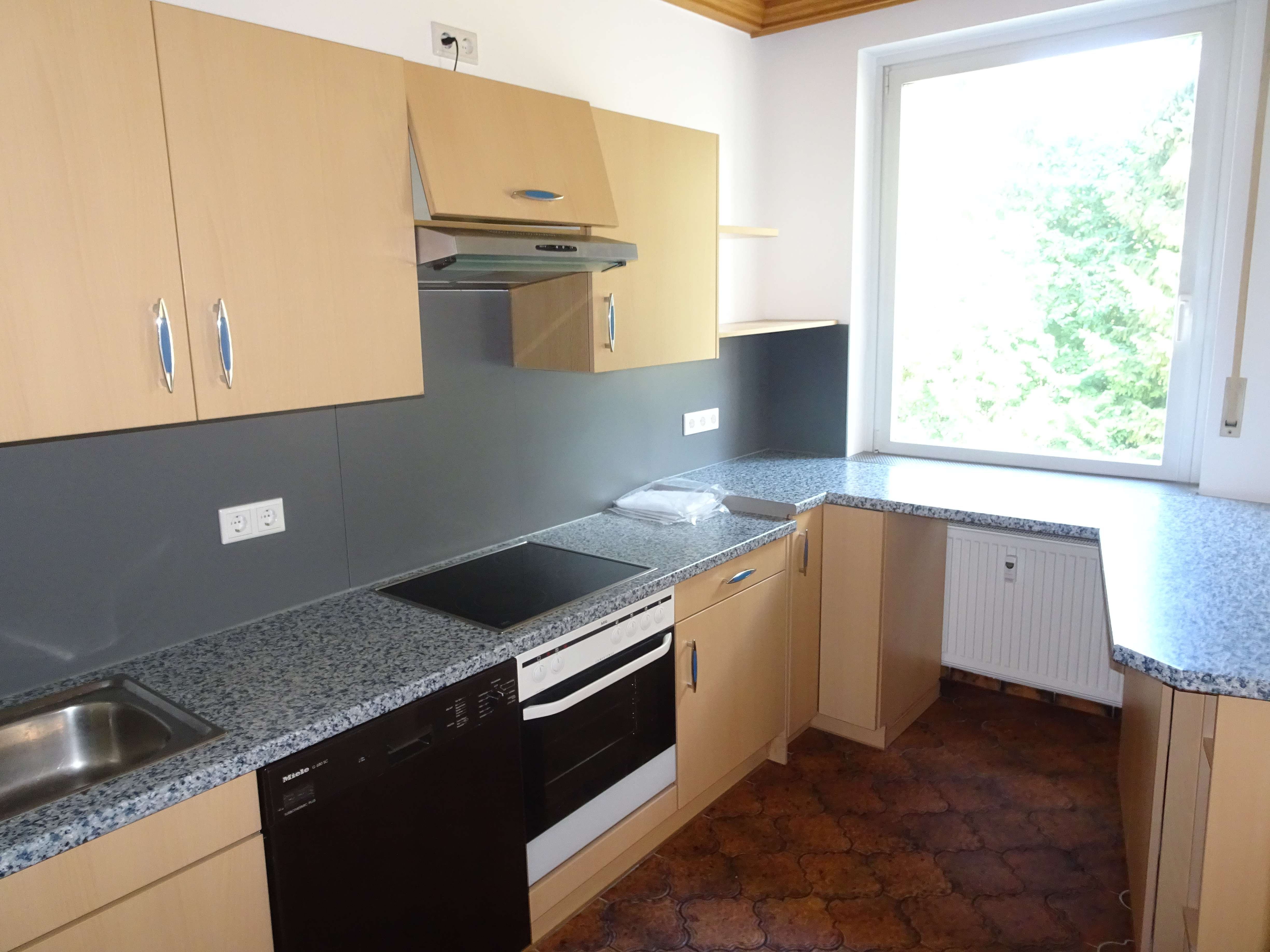 Immobilie in Herzogenaurach - Bungalow mit Wintergarten und Garage im Norden von Herzogenaurach - Bild 2