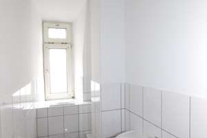 Gemütlich wohnen im Dachgeschoss – 2,5-Zimmer-Altbauwohnung in Neuhausen – Die vollständige Adresse der Immobilie erhältst du vom Anbieter., 80637 Dom Pedro, München – Vorschaubild 9