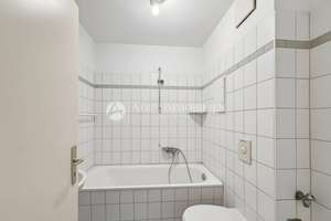 Bezugsfrei! 3 Zimmer Wohnung in Berlin - Mitte im Hochparterre mit Gartenanteil – Swinemünder Str. 9, 10435 Mitte (Ortsteil), Berlin – Vorschaubild 17