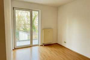 Gemütliche 3-Raum-Wohnung mit Aufzug und Balkon - Stellplatz möglich! – Sankt-Michael-Straße 11/11a, 39112 Magdeburg – Vorschaubild 1