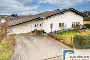 Top gepflegt und geräumig! Wohnhaus mit Einliegerwohnung in ruhiger Wohnlage!  – Die vollständige Adresse der Immobilie erhältst du vom Anbieter., 57642 Alpenrod – Vorschaubild 1