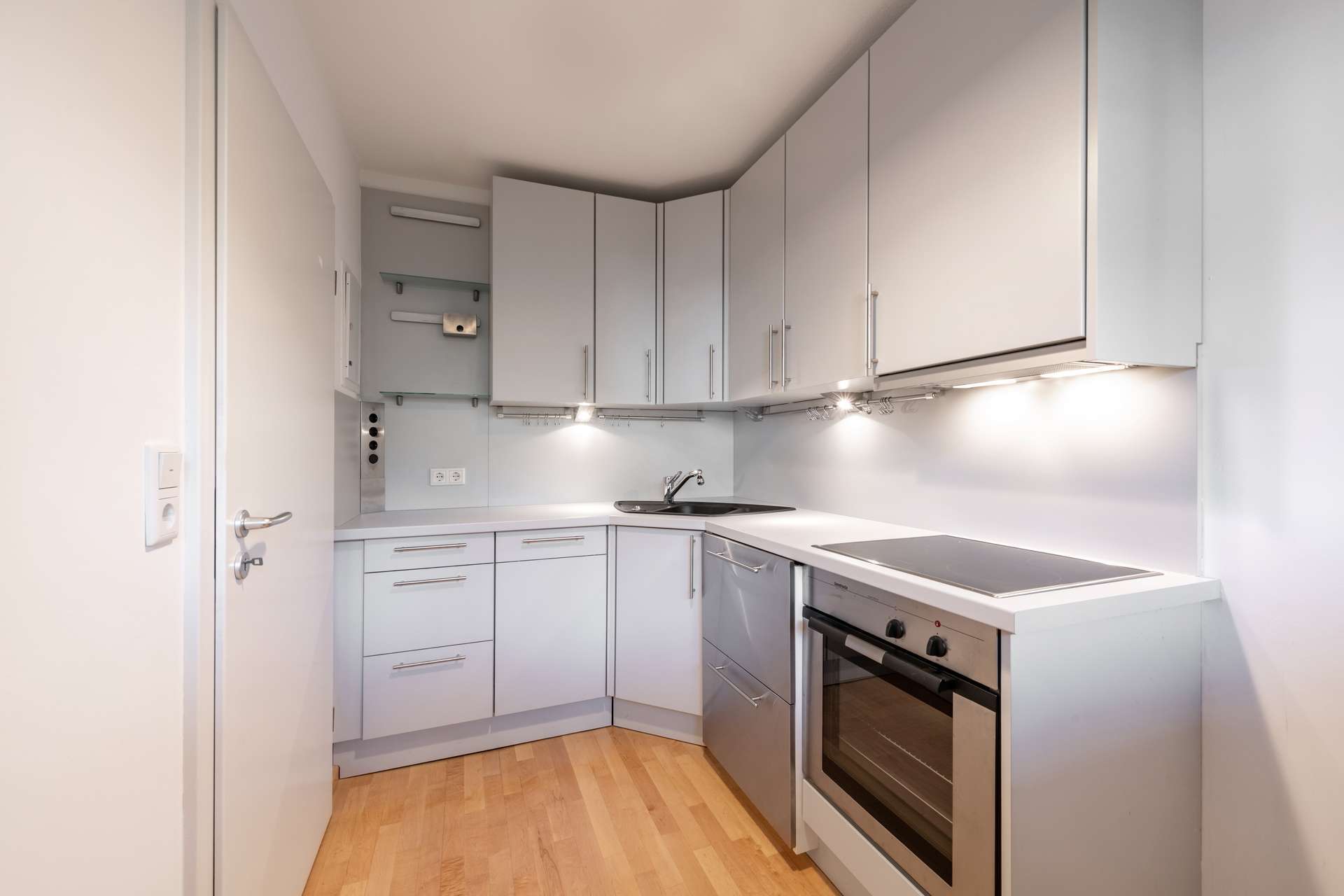 Geschmackvolle Maisonettewohnung mit Terrasse und Balkonen in ruhiger Lage, München – Bild 4