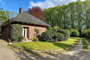 Bezugsfreies Einfamilienhaus mit Carport und Baugrundstück // Wacken, Lindenallee – Lindenallee 4, 25596 Wacken – Vorschaubild 7