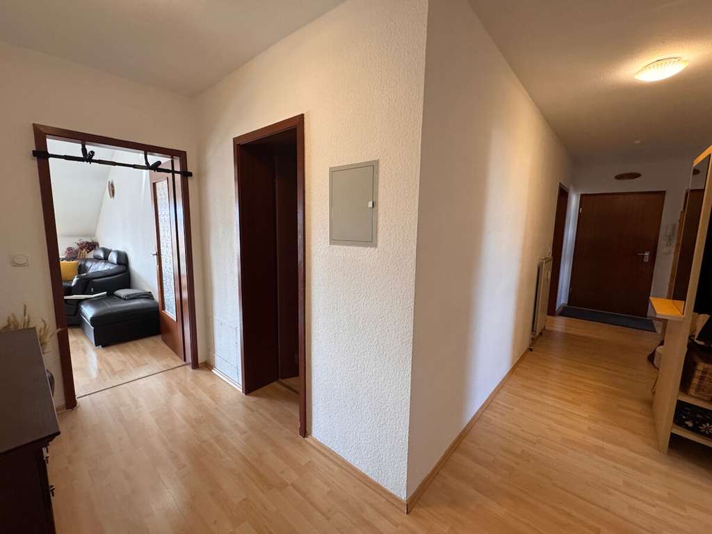 Immobilie in Rodgau - 4 Zimmer-Eigentumswohnung mit 2 Balkonen und Tiefgaragenstellplatz - Bild 1