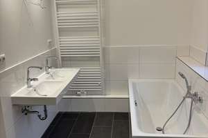 Neue großzügige Dachgeschosswohnung in ruhiger Lage – Dubrowstr. 52, 14129 Nikolassee, Berlin – Vorschaubild 9