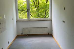 Privatverkauf: Seltene Gartenwohnung im Münchner Olympiadorf mit viel Platz und Gestaltungsspielraum – Connollystraße 24, 80809 Am Riesenfeld, München – Vorschaubild 16