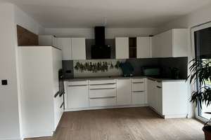 Neubau: Gehobene 2-ZKB Wohnung mit Balkon u. Stellplatz