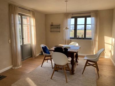 Sofort einzugsbereit - liebevoll gestaltetes Landhaus in idyllischer Lage mit unverbaubarem Blick