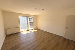 Teilweise renoviert! 2-Zimmerwohnung mit Balkon in Wuppertal-Elberfeld Citynähe – Gesundheitsstraße  101, 42103 Elberfeld, Wuppertal – Vorschaubild 2