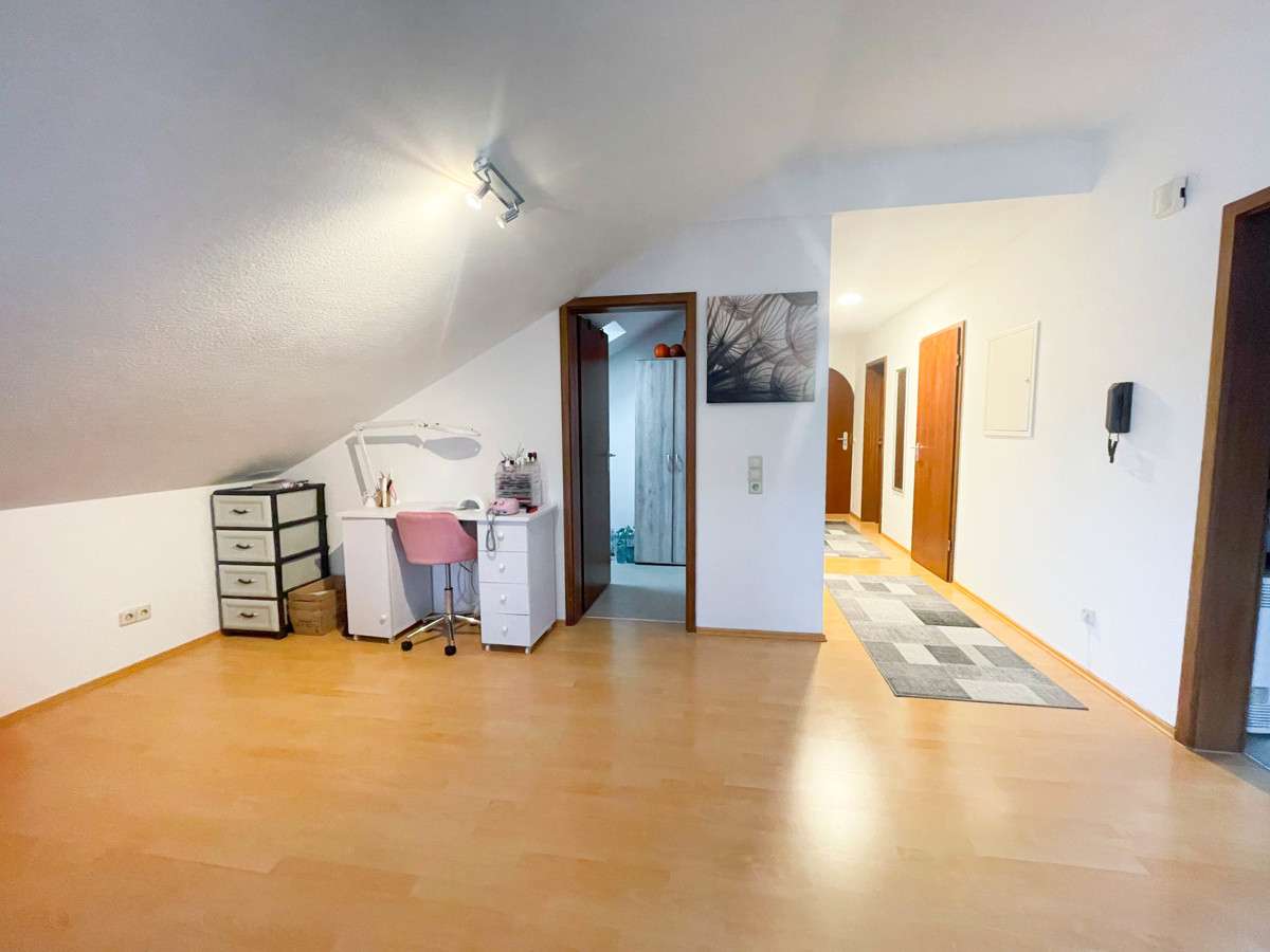 Immobilie in Riederich - Attraktive 2,5-Zimmer Wohnung mit Dachterrasse und Weitblick in Riederich - Bild 6