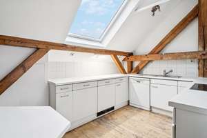Weitläufige Dachgeschosswohnung mit Galerie, Dachterrasse und viel Potenzial – Die vollständige Adresse der Immobilie erhältst du vom Anbieter., 10557 Moabit, Berlin – Vorschaubild 4