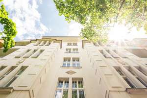 Elegante Altbauresidenz mit zwei Balkonen und hochwertigem Wohnambiente in der City-West – 10711 Halensee, Berlin – Vorschaubild 2
