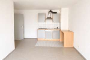 gepflegte 2 Zimmerwohnung mit Balkon, Aufzug und Tiefgarage – Die vollständige Adresse der Immobilie erhältst du vom Anbieter., 10179 Mitte (Ortsteil), Berlin – Vorschaubild 4