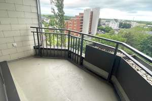 Willkommen in Ihrer frisch modernisierten Familien-Wohnung mit Balkon-Weitblick, Wannenbad, Gäste-WC – Friedensstraße 114a, 51145 Urbach, Köln – Vorschaubild 5