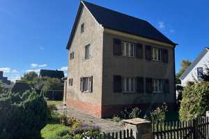 Einfamilienhaus mit großem Grundstück, sanierungsbedürftig
