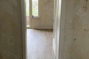 Teilsanierte 3,5 Zimmer-Whg. mit Balkon zum 01.11.2026 – Hultschiner Straße 135, 47055 Wanheimerort, Duisburg – Vorschaubild 4