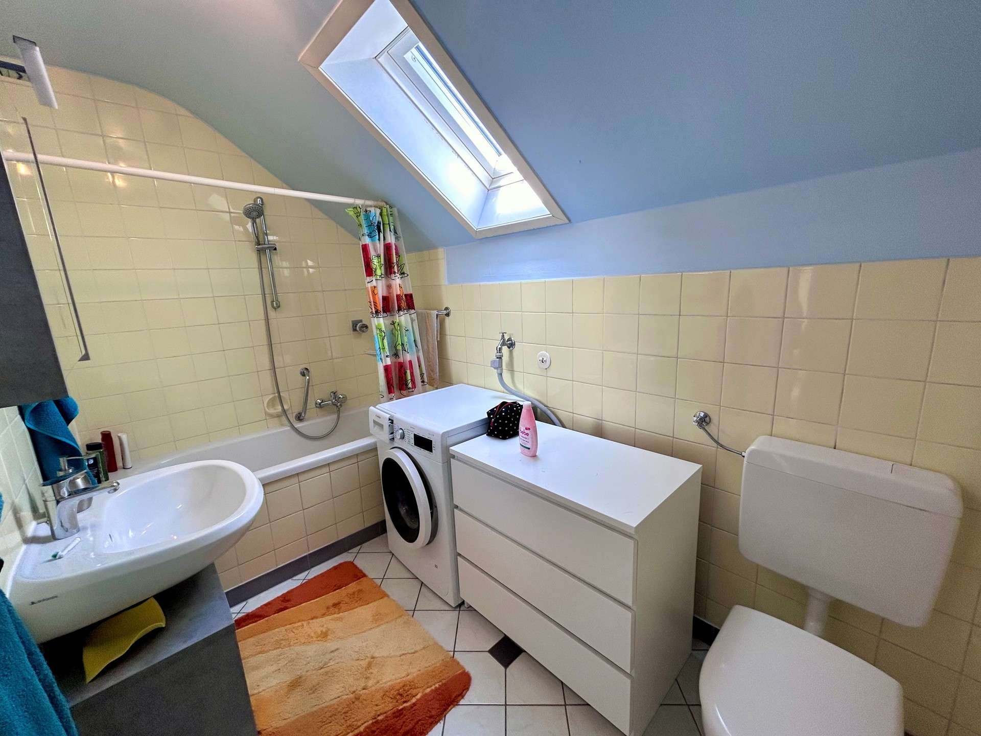 Immobilie in Altbach - Gepflegtes Mehrfamilienhaus mit 4 Wohnungen, 3 Garagen und 2 Stellplätzen - Bild 5