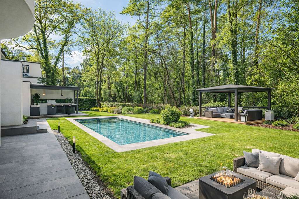 Immobilie in Bad Saarow - Wohnen auf höchstem Niveau: Exklusive Villa mit Einliegerwohnung in Seenähe! - Bild 0