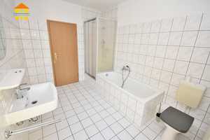 Wohnen direkt am Park mit Balkon und Stellplatz! – Josephinenplatz 5, 9113 Chemnitz – Vorschaubild 8