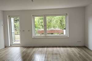Perfekte renovierte 1-Zimmer Wohnung mit Einbauküche, großer Balkon, Stellplatz (Auto)
