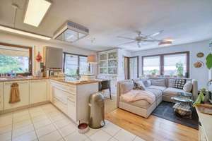 Moderne 2-Zimmer-Wohnung mit Balkon, Einbauküche, Duplex-Stellplatz & Keller in Zuffenhausen – Künzelsauer Straße 21, 70435 Zuffenhausen-Mönchsberg, Stuttgart – Vorschaubild 3